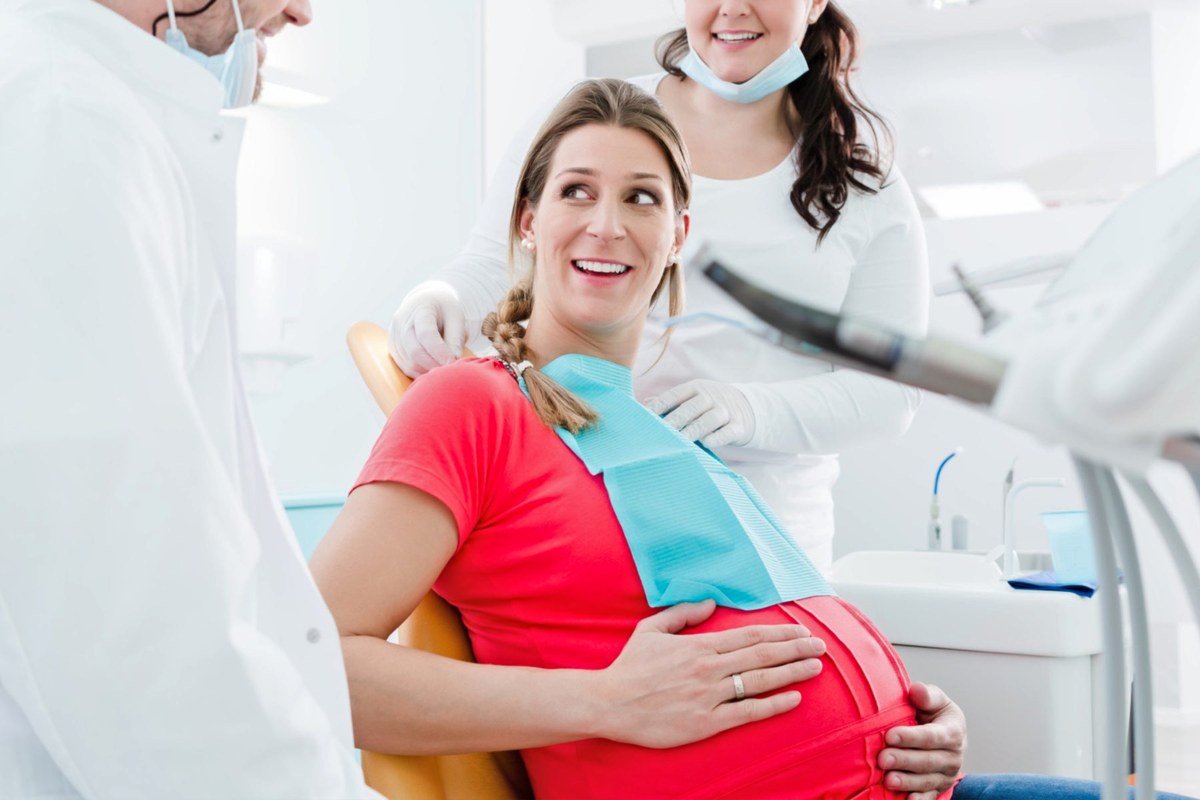 ¿Cómo afecta el embarazo a tu salud bucal?